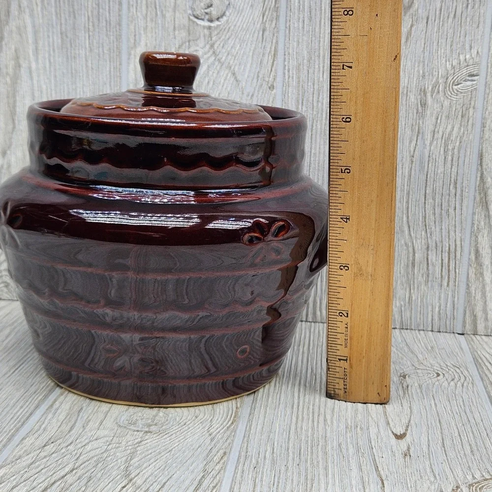Mar-Crest Daisy and Dot Brown Stoneware Bean Pot with Lid Oven Proof USA Vintage